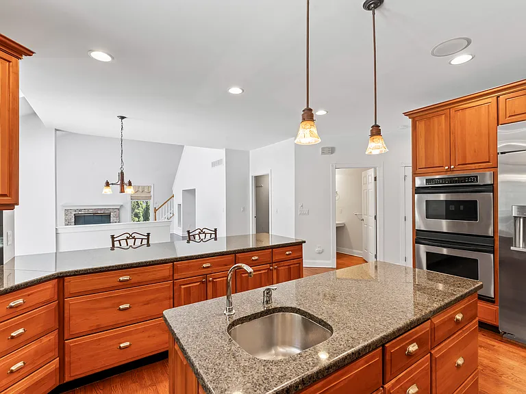 368 Hoyt St — Photo 15