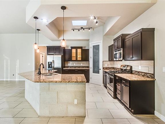 5th image of 5721 Valley Maple Dr