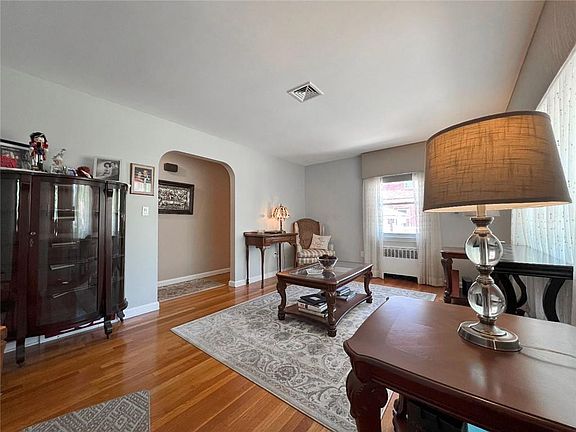 2nd image of 124 Crowell Ave