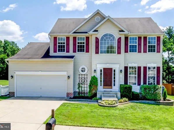 1006 Magnolia Dr, La Plata, MD 20646