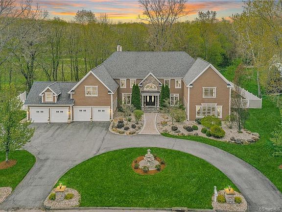 4th image of 66 Kettle Pond Dr