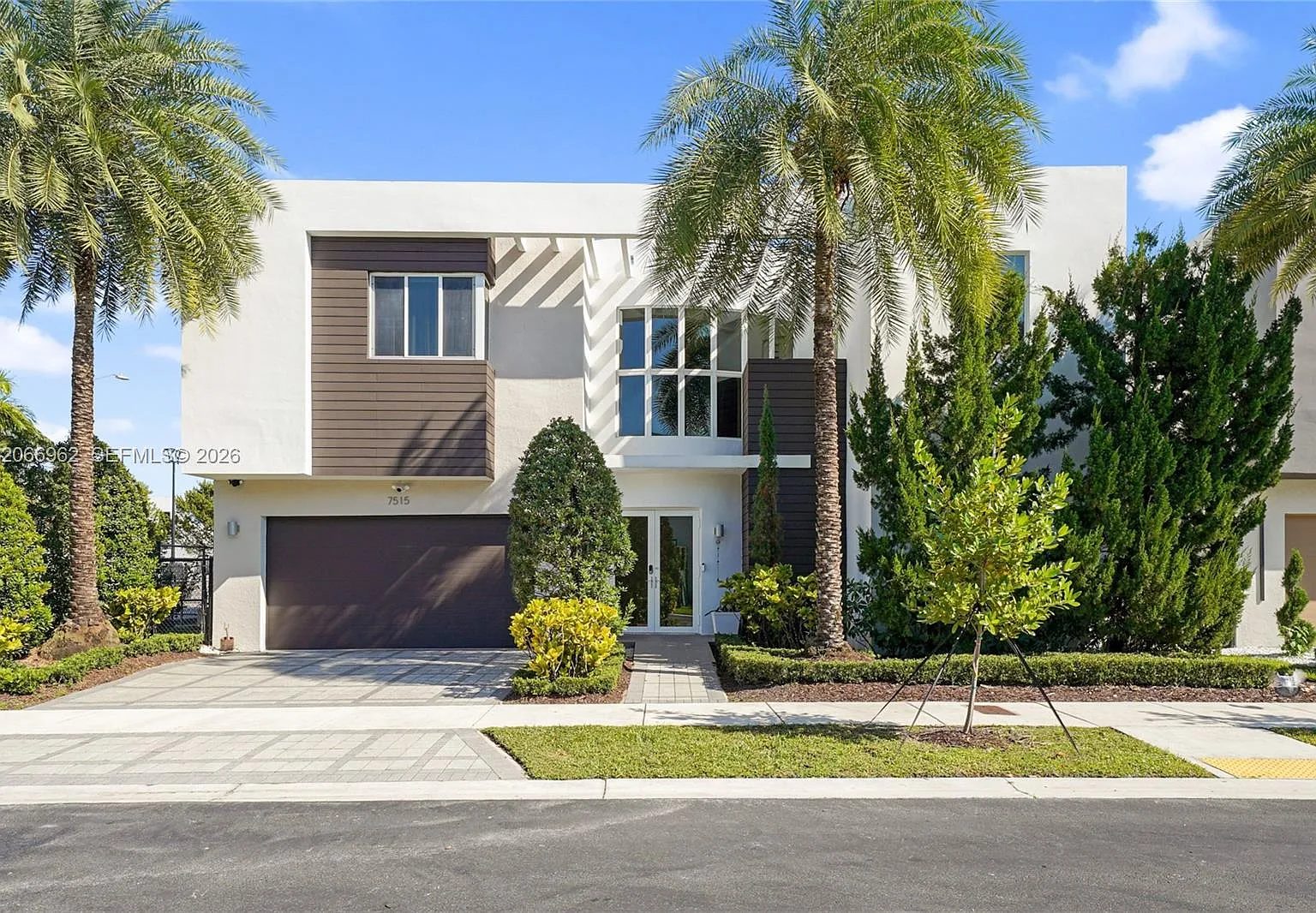 Doral Commons Residential — Photo 1