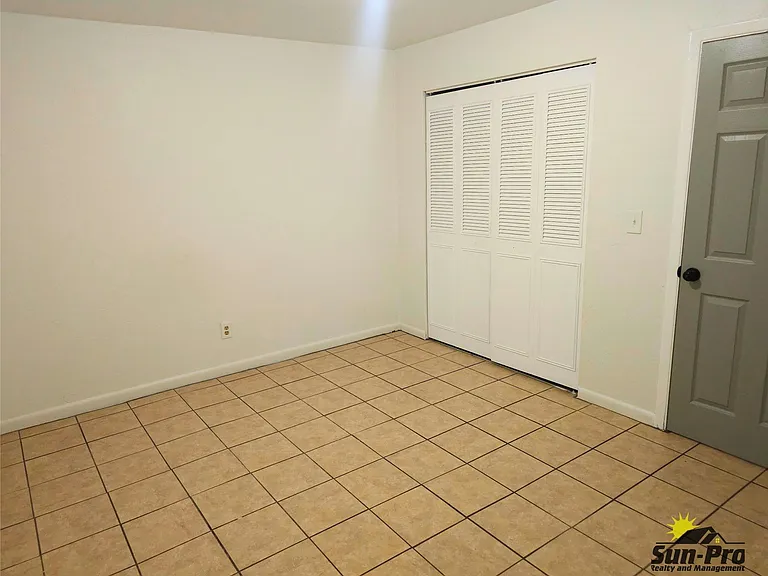 715 Georgia St #1 — Photo 10