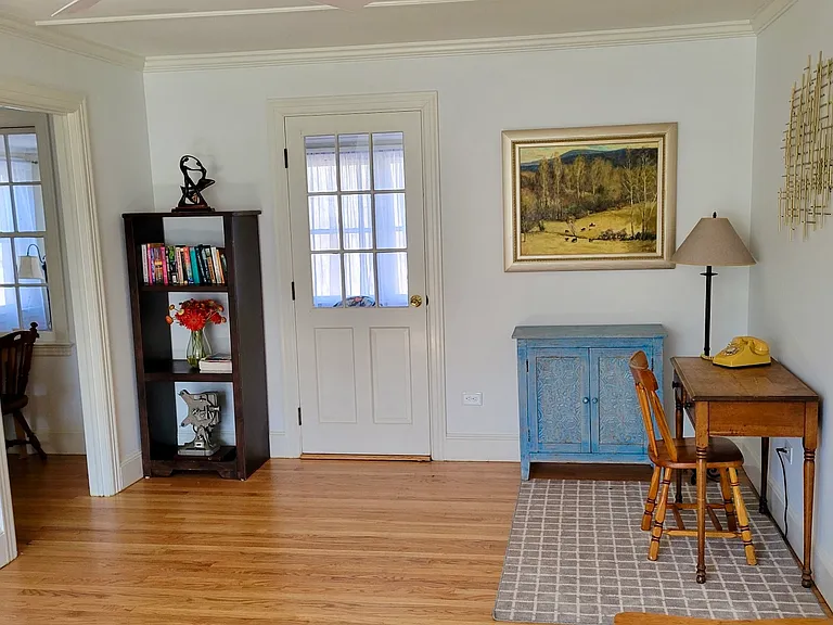 Berkshire Dr — Photo 1