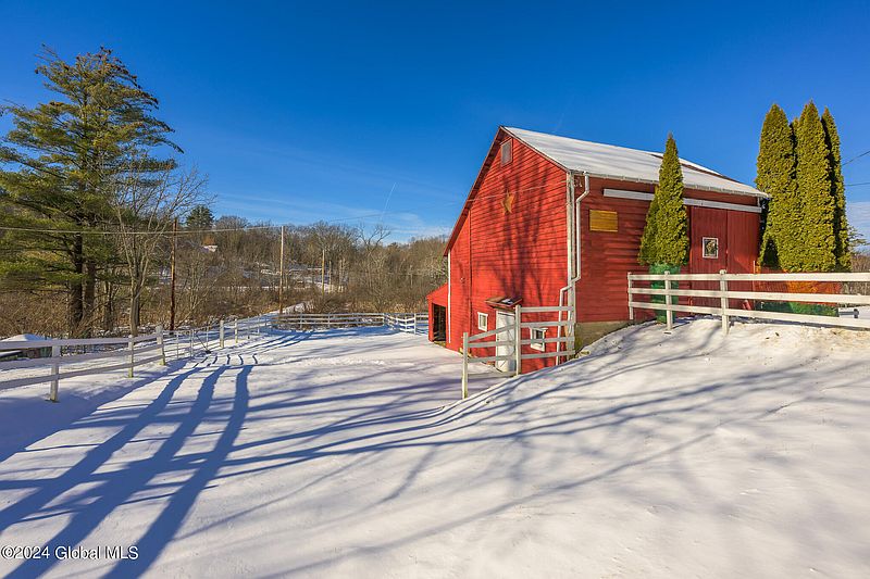 3rd image of 303 Shaver Road