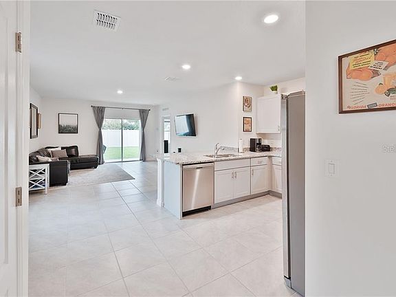 5th image of 932 Denali Dr