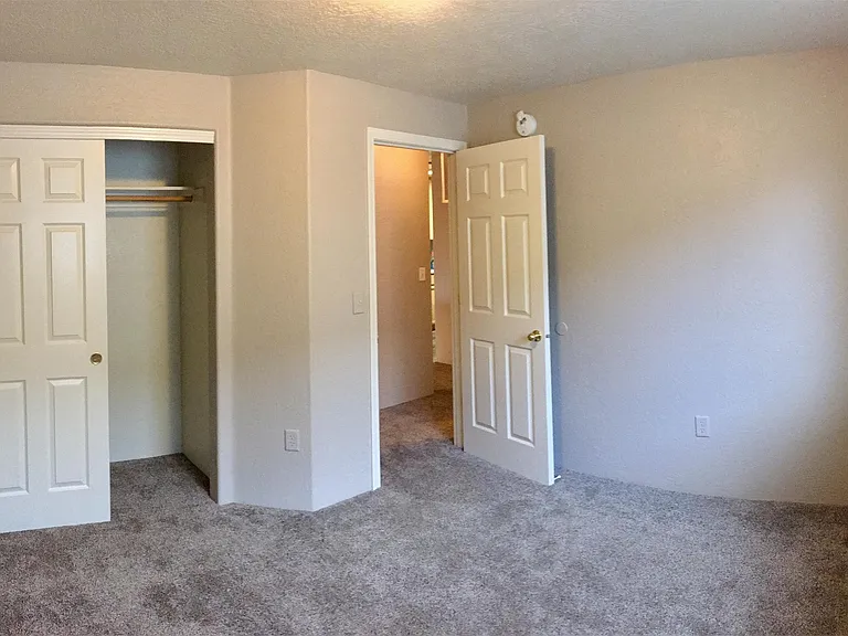445 Crystal Dr — Photo 13