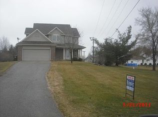 4016 Meadowdale Dr, Williamston, MI 48895