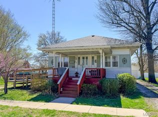 223 W Broadway St, Witt, IL