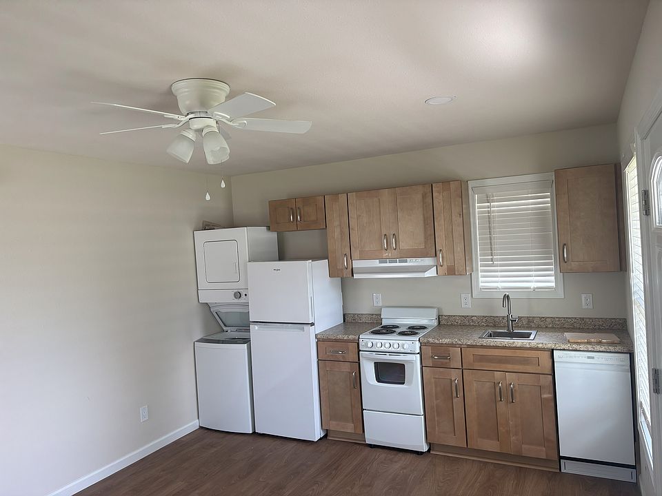 Kitchenette with Washer and Dryer