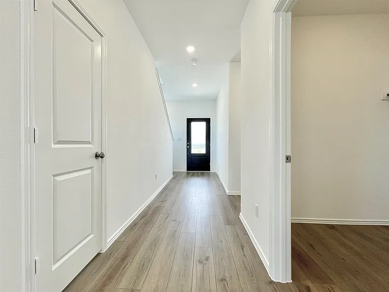 1517 Cobblecrest Ln — Photo 13