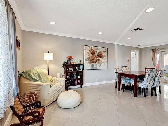 5th image of 3059 Emerald Lane