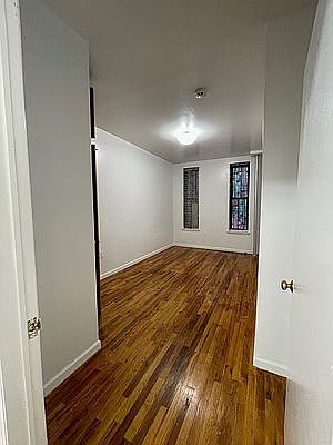 4th image of 445 W 37th St #1FW