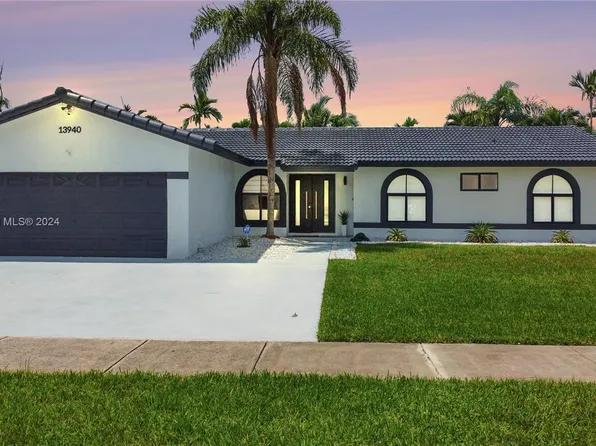 13940 SW 156th Ter, Miami, FL 33177