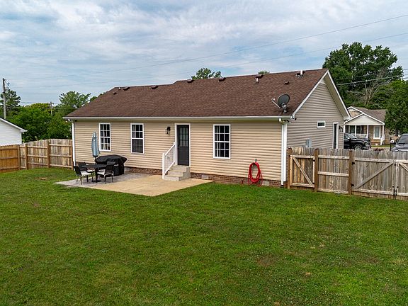 5th image of 107 Locke Ct