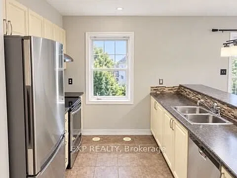 3 bed, $2,600 — Photo 4