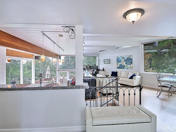 2nd image of 160 College Ave