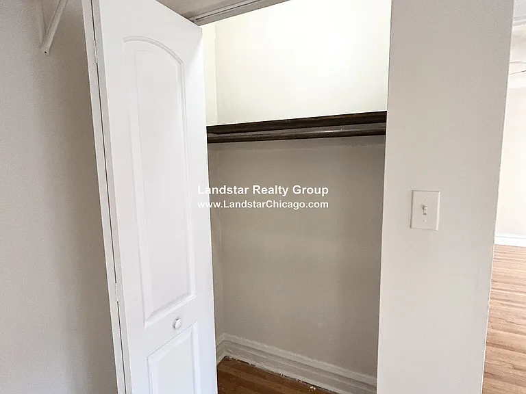 2956 W Belle Plaine Ave #2N — Photo 8
