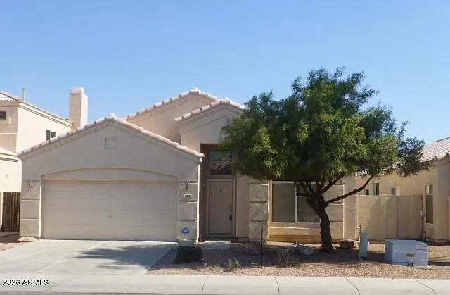 3 bed, 2.0 bath, $2,050 — Photo 1