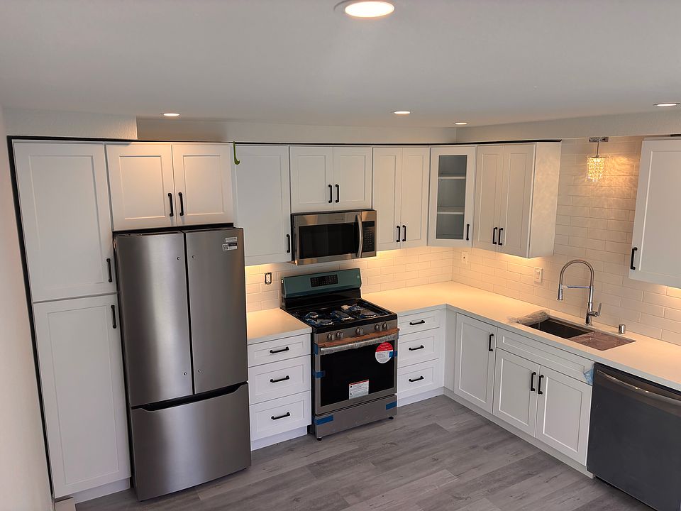 1st image of 10846 Caravelle Pl