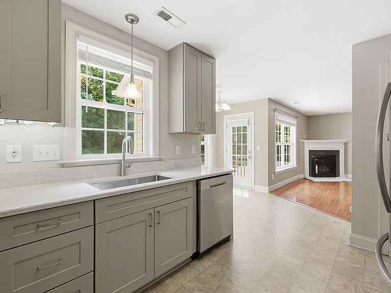 720 Pyracantha Dr — Photo 11
