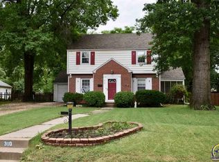 310 SW Country Club Dr, Topeka, KS 66611