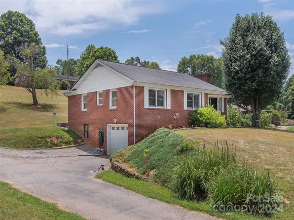 4784 Old Clyde Rd, Clyde, NC 28721