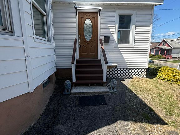 3rd image of 418 Eleventh Street