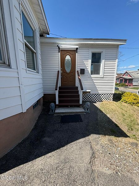3rd image of 418 Eleventh Street