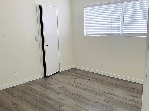 4th image of 19925 Roscoe Blvd #108