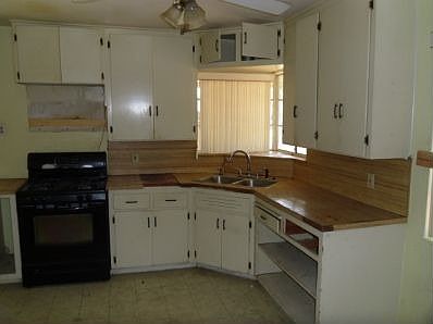2nd image of 3326 W Elm St