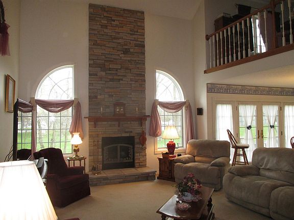 2nd image of 802 S Metzger Cir