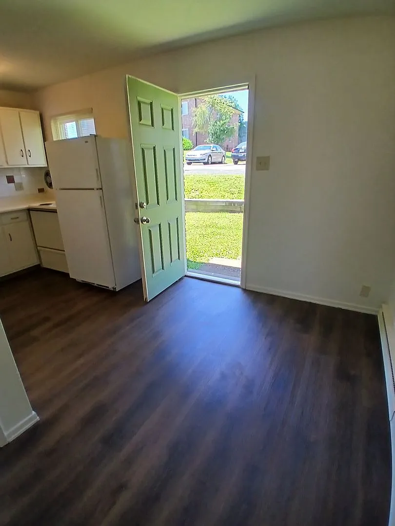 Yorktowne Apartments — Photo 3