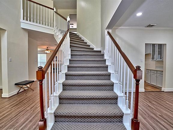 2nd image of 15810 Hollow Rock Dr