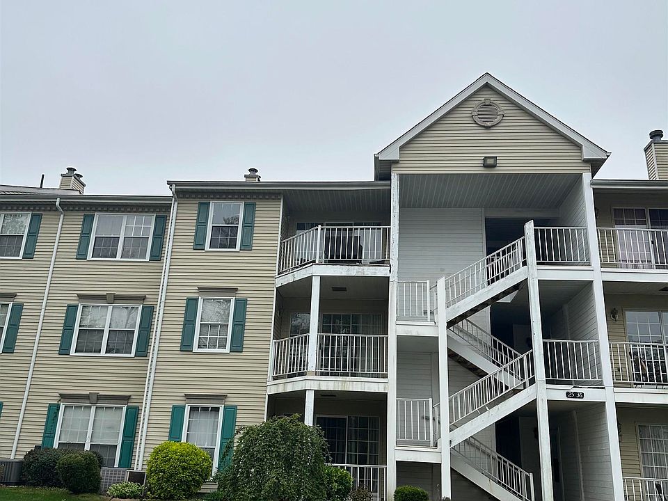 1st image of 32 Iroquois Dr #32