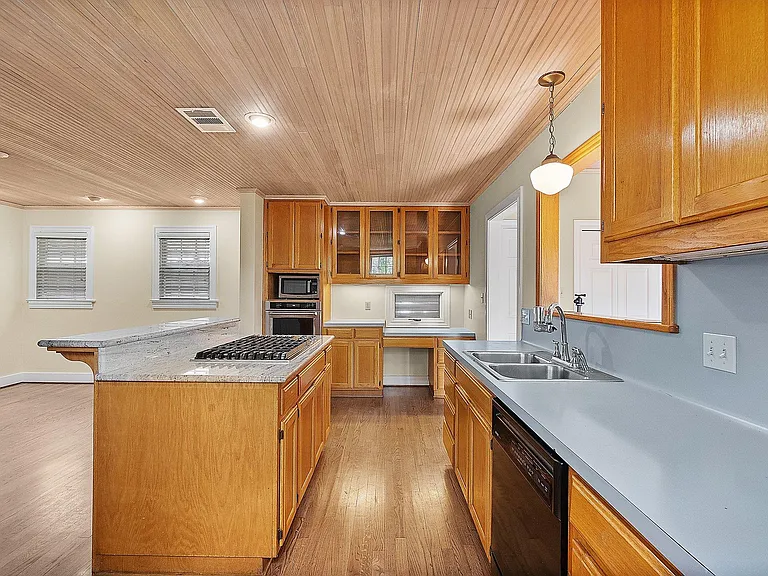 1700 Virginia Ave — Photo 10