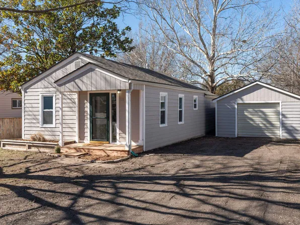 125 S Wichita St, Benton, KS 67017
