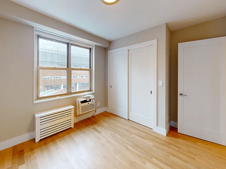310 Greenwich St #16J — Photo 8