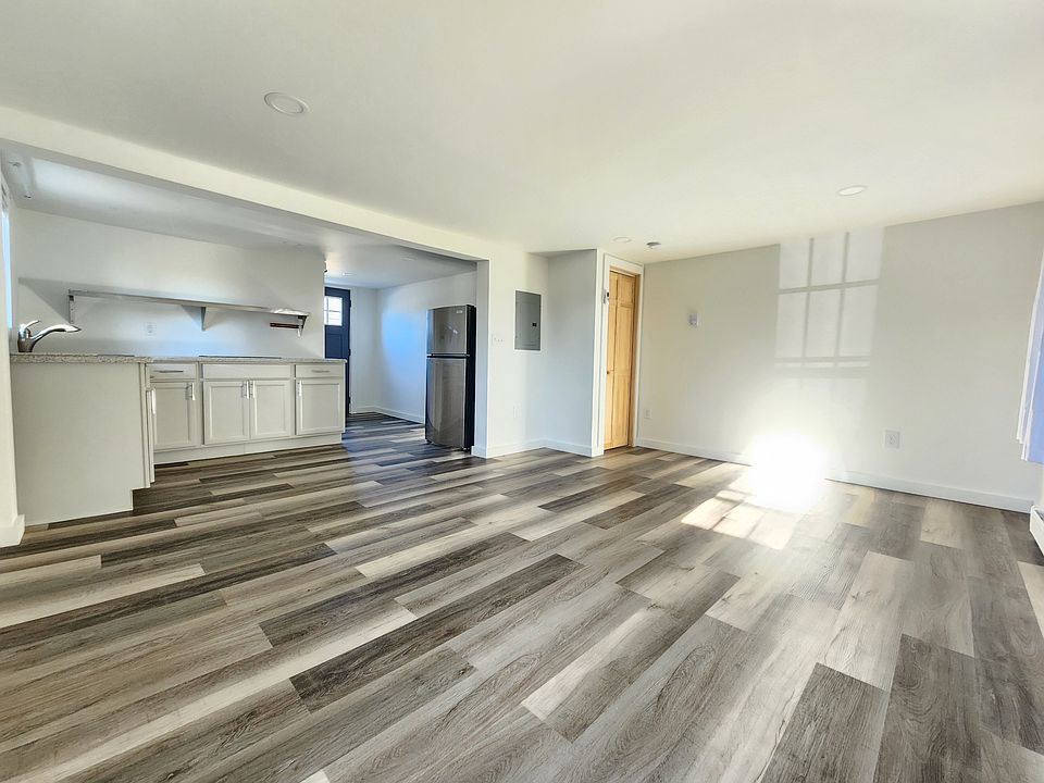Kitchen/Living Area