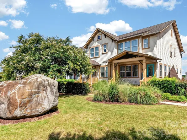 720 Waterscape Ct, Rock Hill, SC 29730