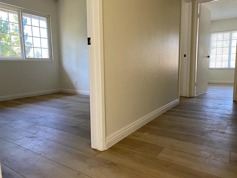 1538 Meadow Glen Rd — Photo 6