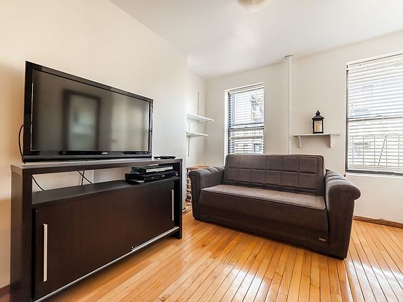 3rd image of 519 E 5th St APT 10