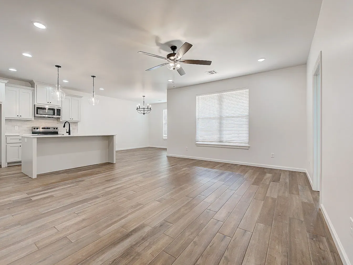 2 bed, 1412 sqft, $1,500 — Photo 3