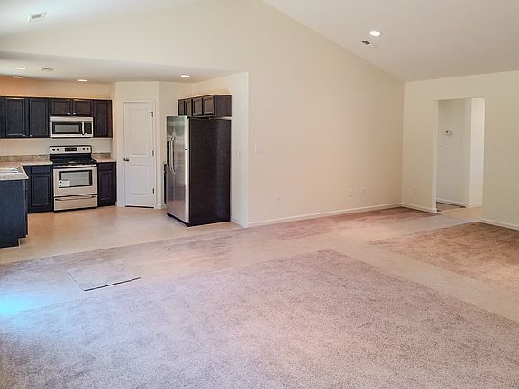 3rd image of 1107 Blackstone View Ln