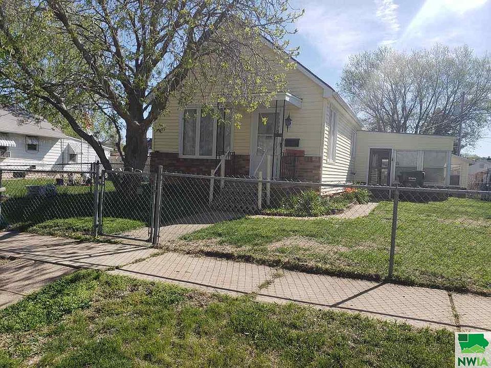 1st image of 2232 Roosevelt St