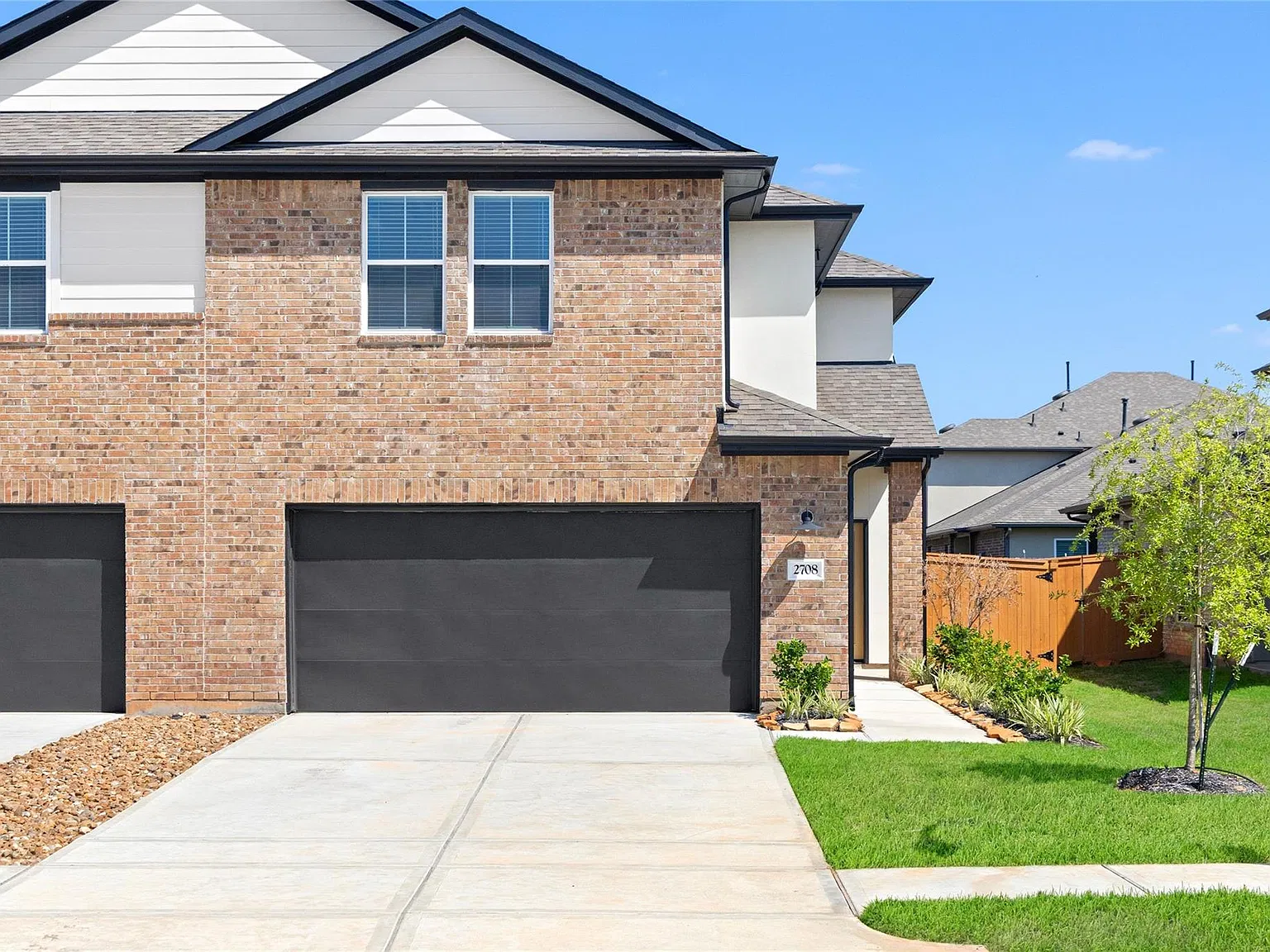 4 bed, 3.0 bath, 2286 sqft, $2,725 — Photo 1