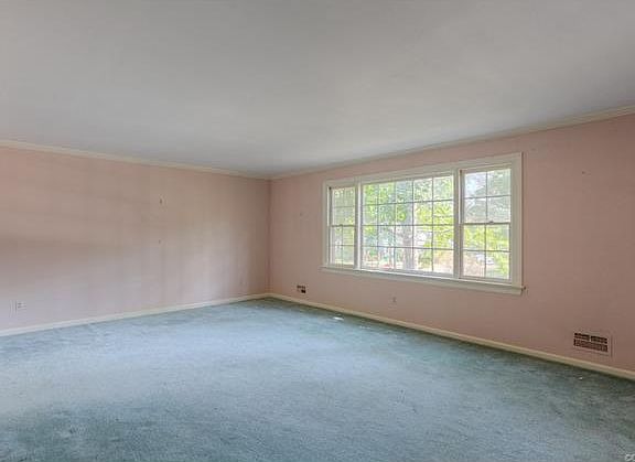 4th image of 2348 Scarsborough Dr