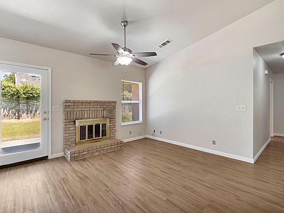 5th image of 84 Cantebury Dr