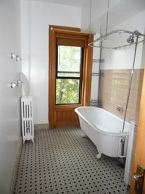 Rented by R New York | media 9
