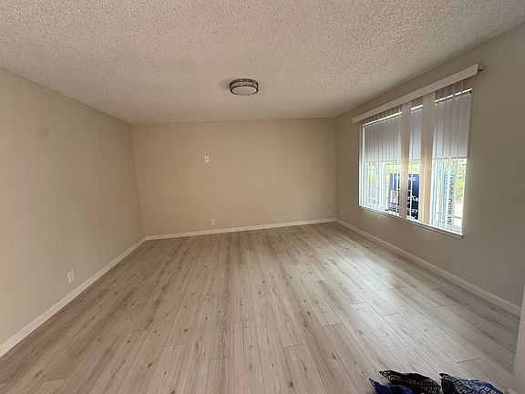 2nd image of 2096 Fairway Glen Dr